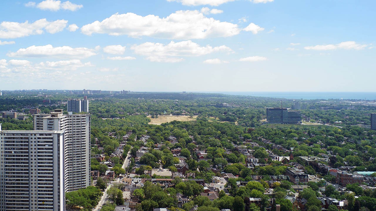 EAST VIEW FROM THE 35 FLOOR